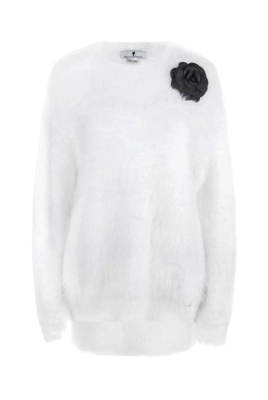 Костюм "Орланда" белый, ангора, пушистый + брошь "Камелия"