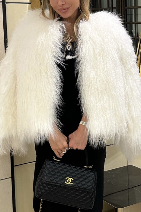 Шуба (полушубок) "Лорель" белая, мех лама (натуральный) 62 см.