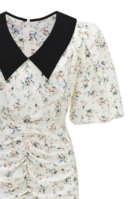 Платье "Аниэль" молочное, цветочный принт, черный воротник