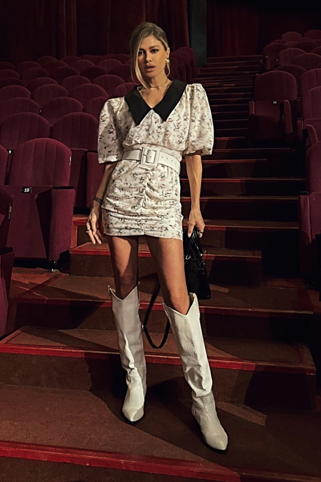 Платье "Аниэль" молочное, цветочный принт, черный воротник