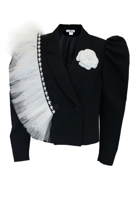 Пиджак - жакет "Даниэль" черный, укороченный, с брошью и декором из белого фатина и кружева
