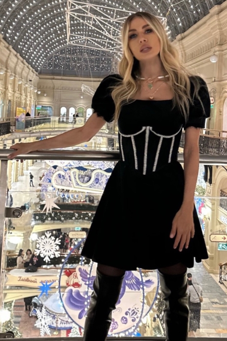 Платье "Винетта" черное, бархат с кружевом, мини