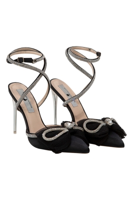 Туфли черные, крупная брошь со стразами