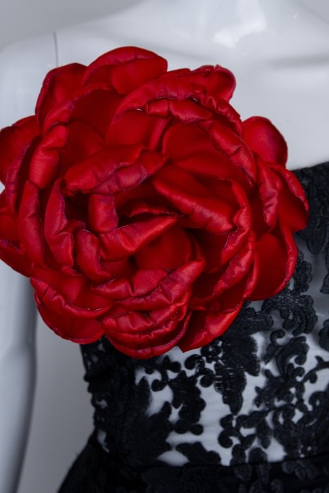 Платье "Делисия" черное, кружево, с корсетом и брошью