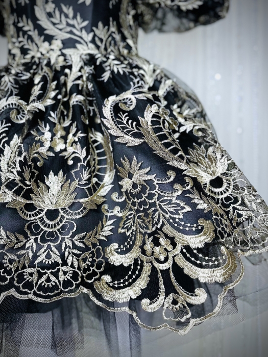 Платье "Версаль" золотая вышивка, черное, французское кружево, мини