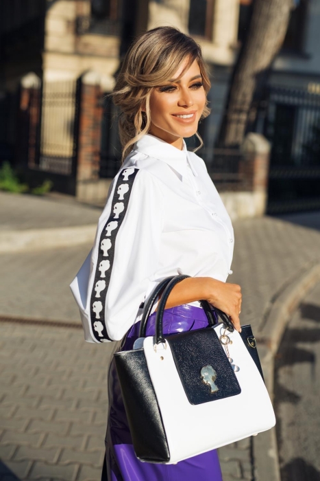 Блуза "Глэдис" белая, черные лампасы с логотипом