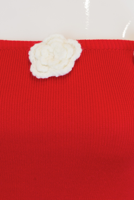 Топ "Буже" Красный Трикотажный ,Ассиметричный , с Белыми вязанными цветами