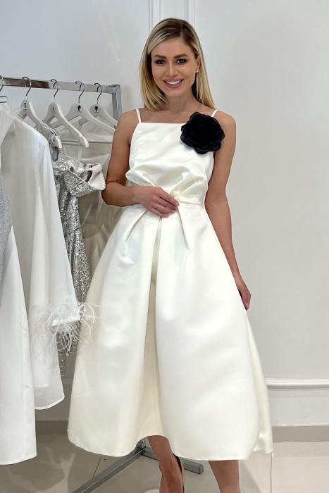 Платье "Сесилия" белое, пышное, на бретелях + брошь роза