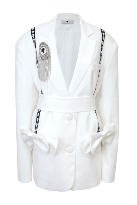 Пиджак - жакет "Адажио" белый + Брошь "ЛОГО" со стразами