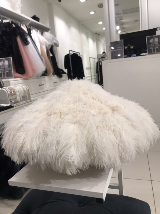 Шляпа "Перья" белая, (46 см)