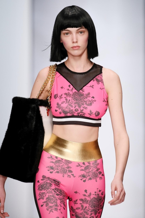 Топ "Фит" фуксия, черный принт