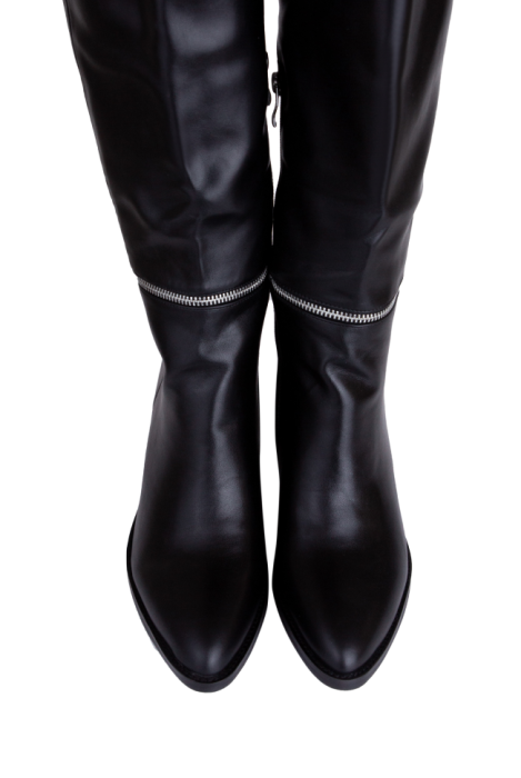 Сапоги - ботфорты "казаки" черные, декорированы молнией с лого