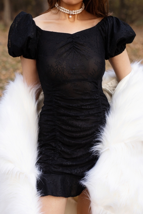 Платье "Лауретта" черное, мини, с кружевом