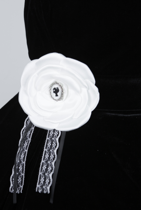 Платье -пачка "Шарлен" бархатное черное с объемными цветами, на каркасе