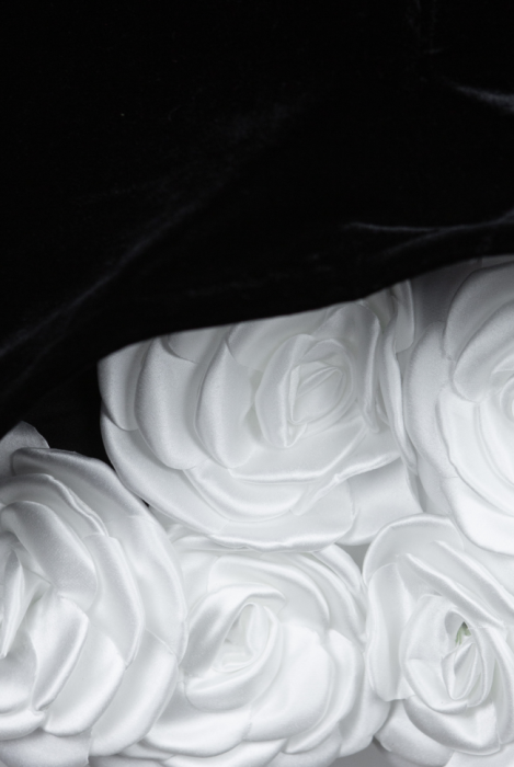 Платье -пачка "Шарлен" бархатное черное с объемными цветами, на каркасе