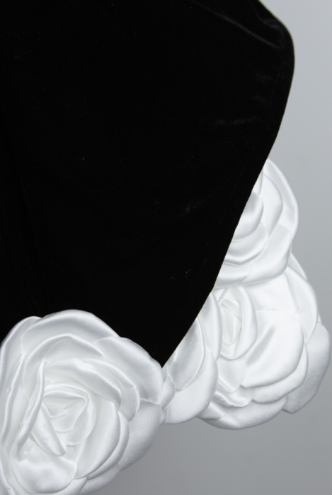 Платье -пачка "Шарлен" бархатное черное с объемными цветами, на каркасе