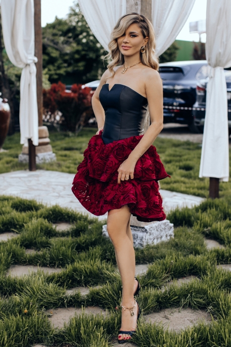 Платье "Маргарет" черное, бордовые розы