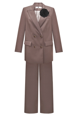 Костюм "Велес" какао, двубортный, удлиненный, с брошью