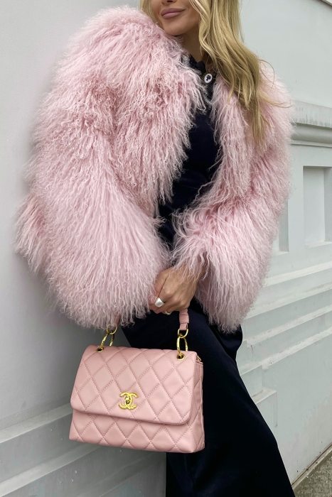 Шуба (полушубок) "Лорель" пудровая (нежно-розовая), мех лама (натуральный) 62 см