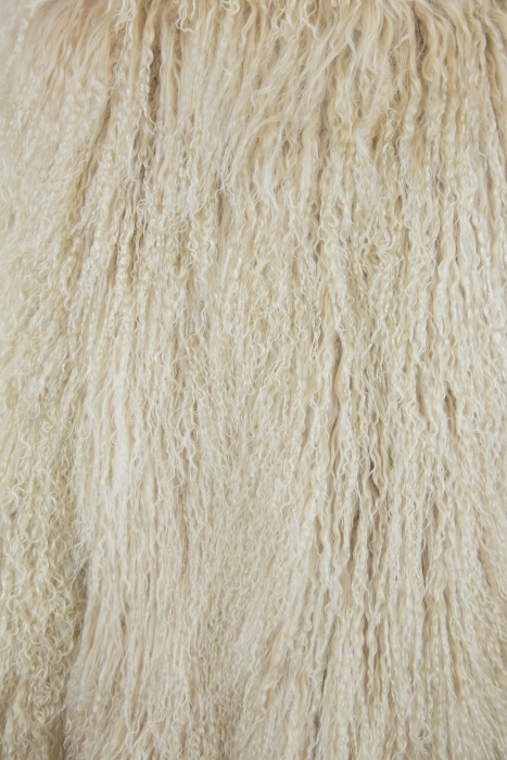 Шуба "Николет" бежевая, мех лама (натуральный), миди 110 см