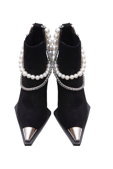 Ботинки "Казаки" черные, эко - замша, с обвесом (цепь и жемчуг)