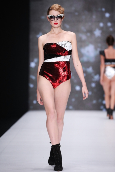 Боди "SS18/6 - 2" красно - черное, пайетки