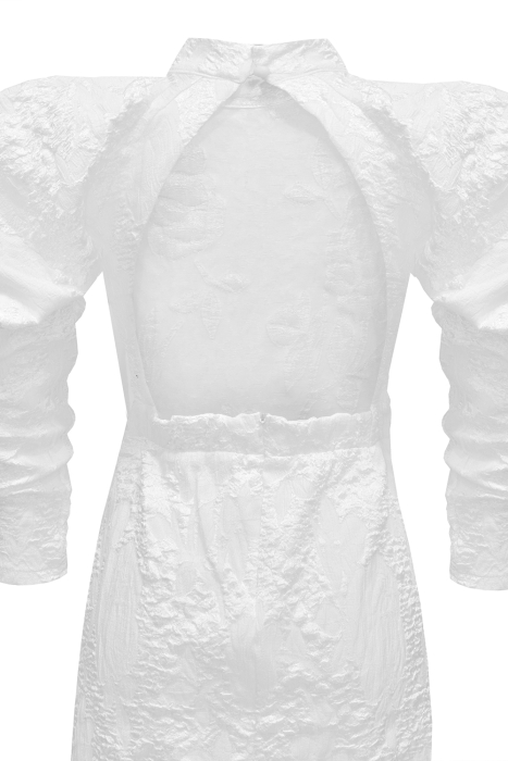 Платье "Перрис" белое, широкие рукава, открытая спина, жаккард