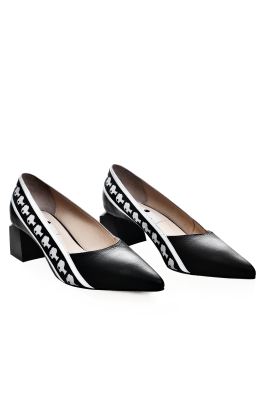 Туфли "SS19" черные с лентой лого, каблук квадрат