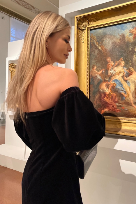 Платье "Джианна" черное, бархат, белая вставка по декольте