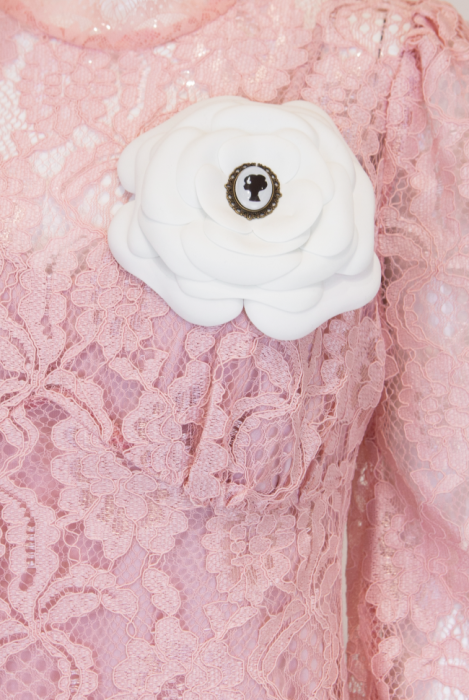 Платье Футляр "Миччел" , Пудрово-Розовое Кружевное с манжетом (Миди)