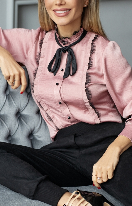 Блуза "Лебэль" пудровая, черный бант