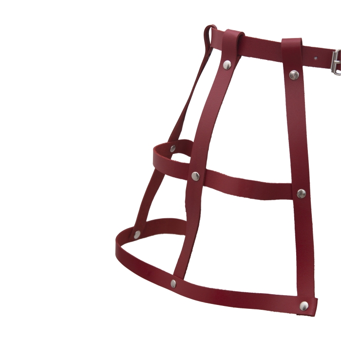 Пояс - баска красная, полоски кожи (натуральная), с клепками