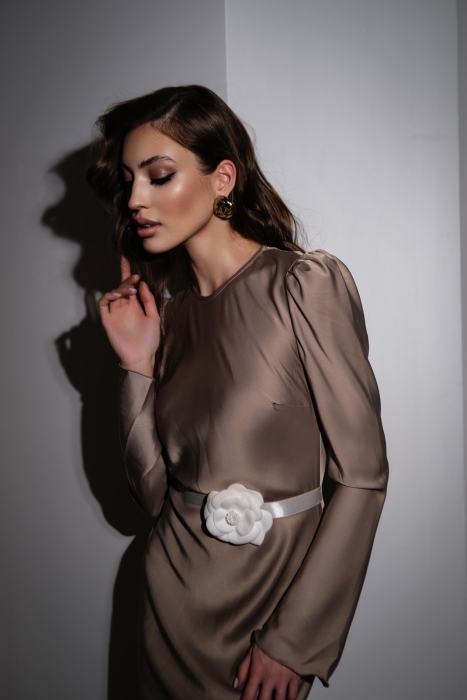 Брошь - чокер "Камелия" белая