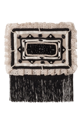 Ридикюль квадратный молочный с черным "жемчуг"