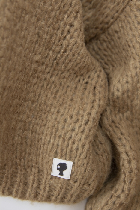 Джемпер (кофта, свитер) "Лусио" бежевый, крупная вязка, на одно плечо