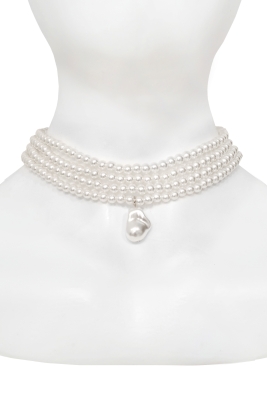 Чокер - колье из мелкого белого жемчуга с кулоном "барокко" (4 нити)