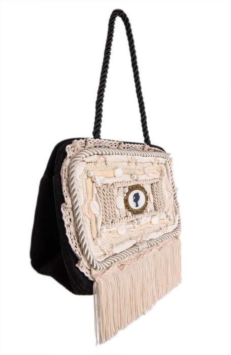 Ридикюль квадратный черный с молочным "Лого"