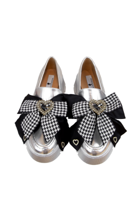 Лоферы "FW 23-24" серебристые, на платформе, эко-кожа, бант кружево со стразами