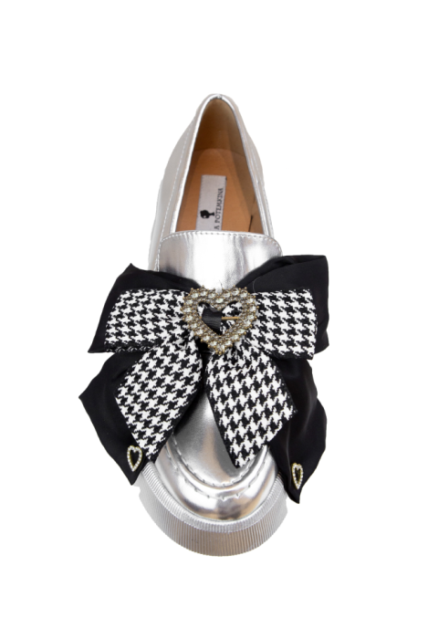 Лоферы "FW 23-24" серебристые, на платформе, эко-кожа, бант кружево со стразами