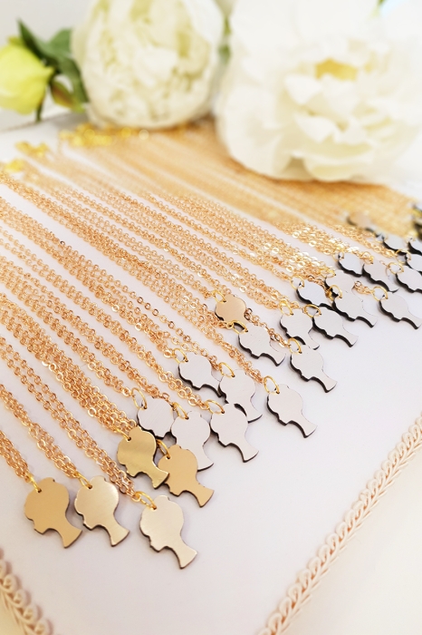 Колье (цепочка) золотистая с золотистым лого