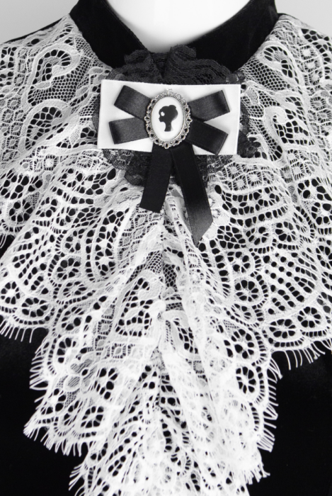 Платье "Бастьен" черное, бархат, барокко, жабо, белое кружево, миди