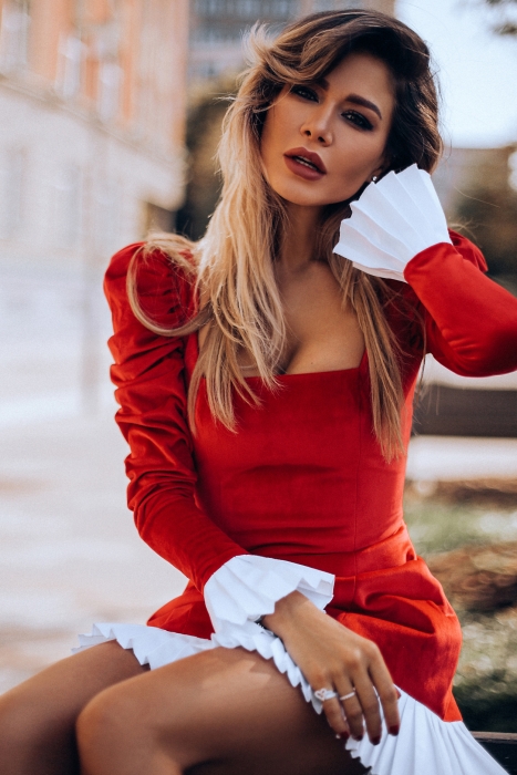 Платье-корсет "Эдит" красный бархатный, с белой отделкой