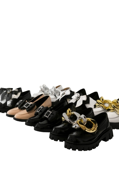 Лоферы "FW 23-24" черные, лак, брошь бант