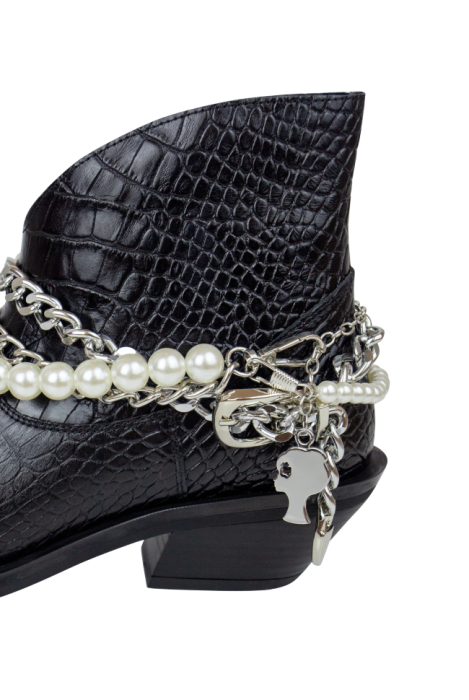 Ботинки-казаки "Бохо", черные, натуральная кожа, текстура крокодила, с обвесом на выбор