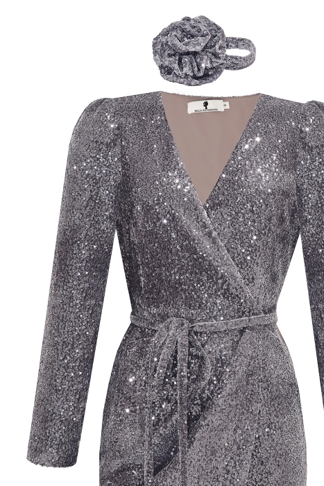 Платье "Голди" серо-серебристое, пайетки на бархате, миди + чокер роза