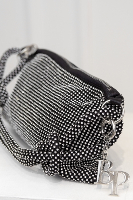Сумка серебристая, мелкие стразы, узелки на ручке