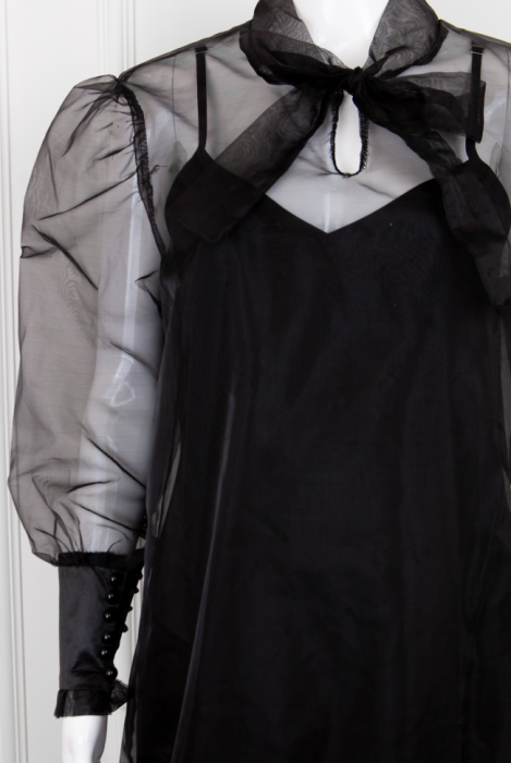 Платье "Саланж" черное, органза, бант на шее, мини