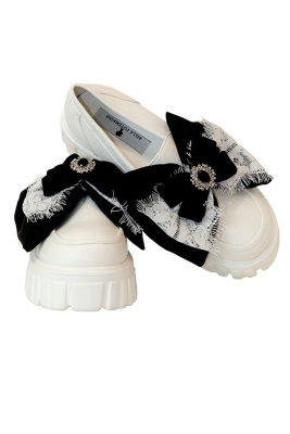 Лоферы "FW 23-24" белые, на белой платформе,  бант кружево со стразами