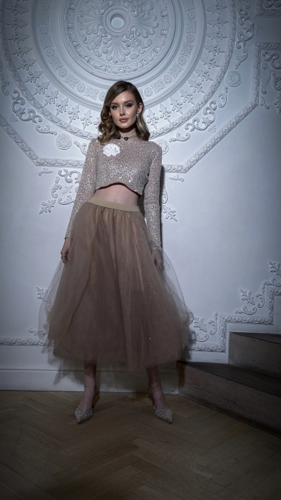 Топ - кроп "Хэйс" бежевый, серебристые пайетки, с рукавами