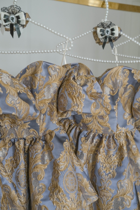 Платье "Версаль" сине - золотистое, атлас, вышивка, вензеля, миди